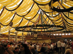 Carpa Winzerer Fahndl por dentro, Oktoberfest