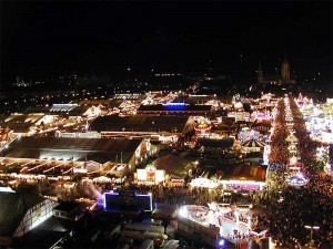 Oktoberfest de noche