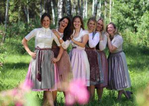 Dirndl en diferentes formas y colores