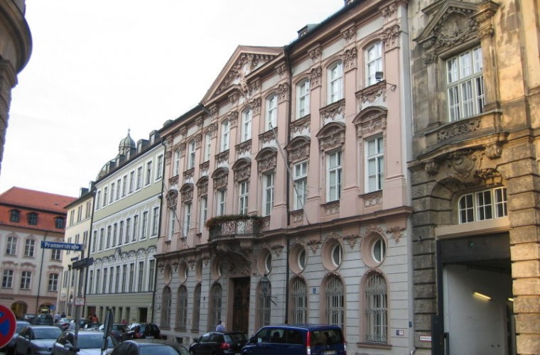 Palais Holnstein